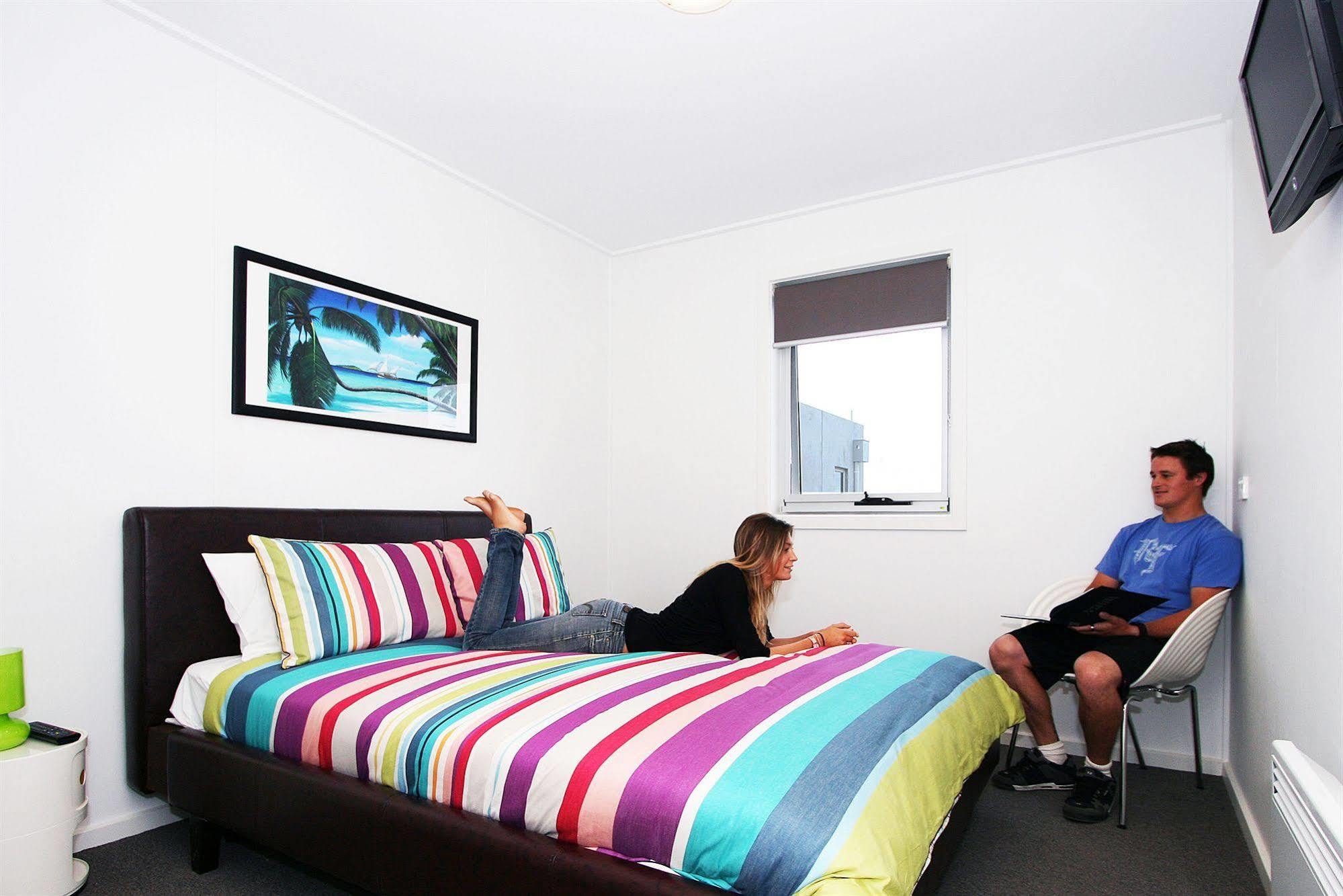Hostel The Island